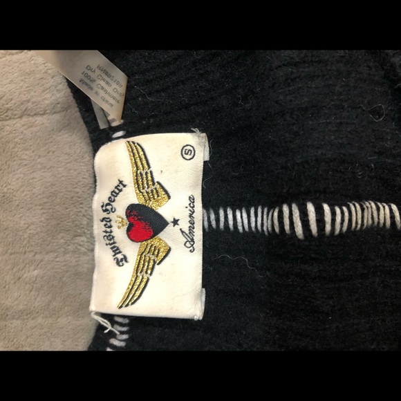 Size S twisted heart 100% cashmere sweater. - Picture 15 of 16